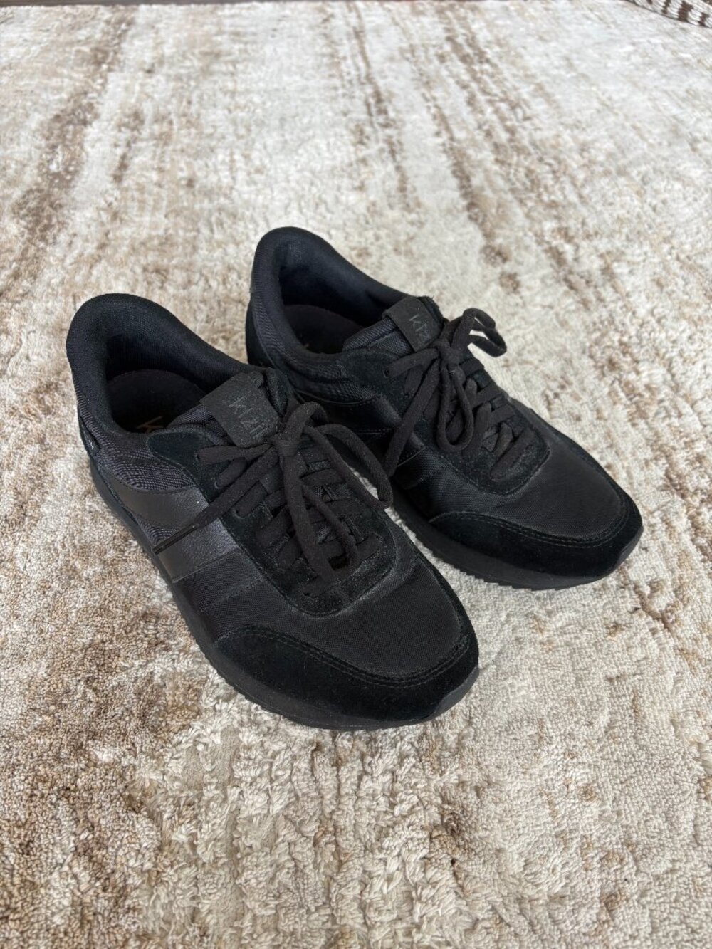 Like New Kizik Women's Milan Shoes Black